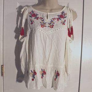 I Too Floral Embroidered White Boho Off the Shoulder Top size M